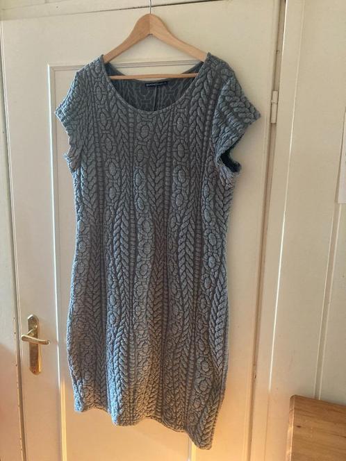 Aparte rekbare grijze geribbelde jurk van Summum, maat XL, Kleding | Dames, Grote Maten, Zo goed als nieuw, Jurk, Grijs, Verzenden