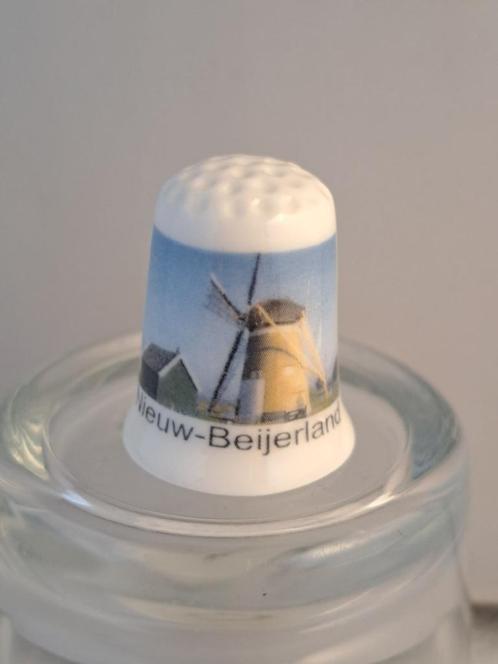 Molen De Swaen Nieuw-Beijerland Hoeksche Waard vingerhoedje, Verzamelen, Vingerhoedjes, Nieuw, Nederland, Porselein, Ophalen of Verzenden