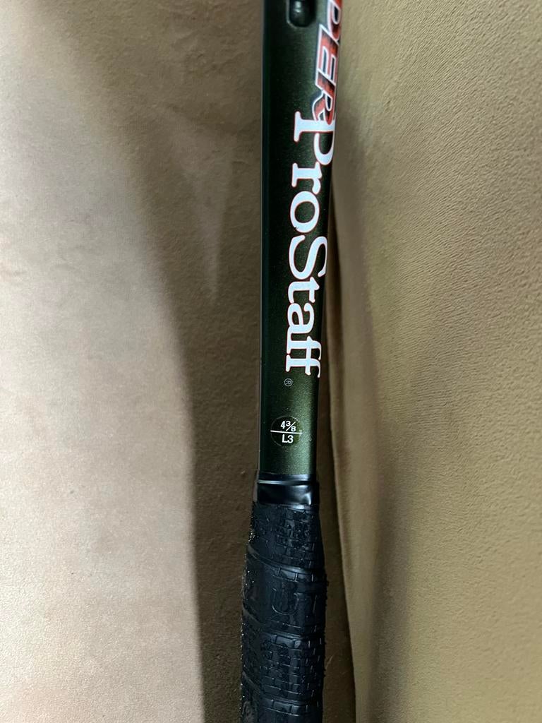 Wilson Pro Staff Hyper Carbon Tennis Racket, Sport en Fitness, Tennis, Ophalen of Verzenden, Zo goed als nieuw, Wilson, Racket