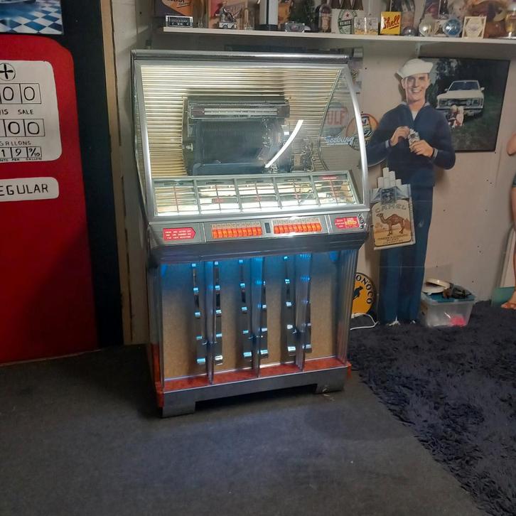 Seeburg hf100r  3250 euro, Verzamelen, Automaten | Jukeboxen, Ophalen of Verzenden