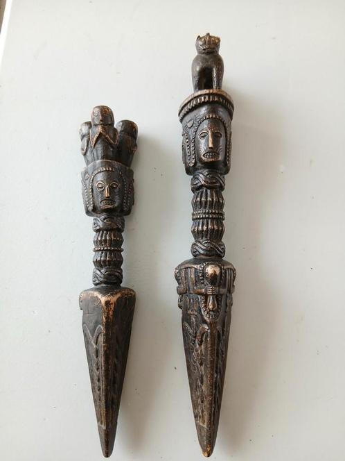 2x Tibet Nepal houten phurba rituele dolk, Antiek en Kunst, Kunst | Niet-Westerse kunst, Ophalen of Verzenden