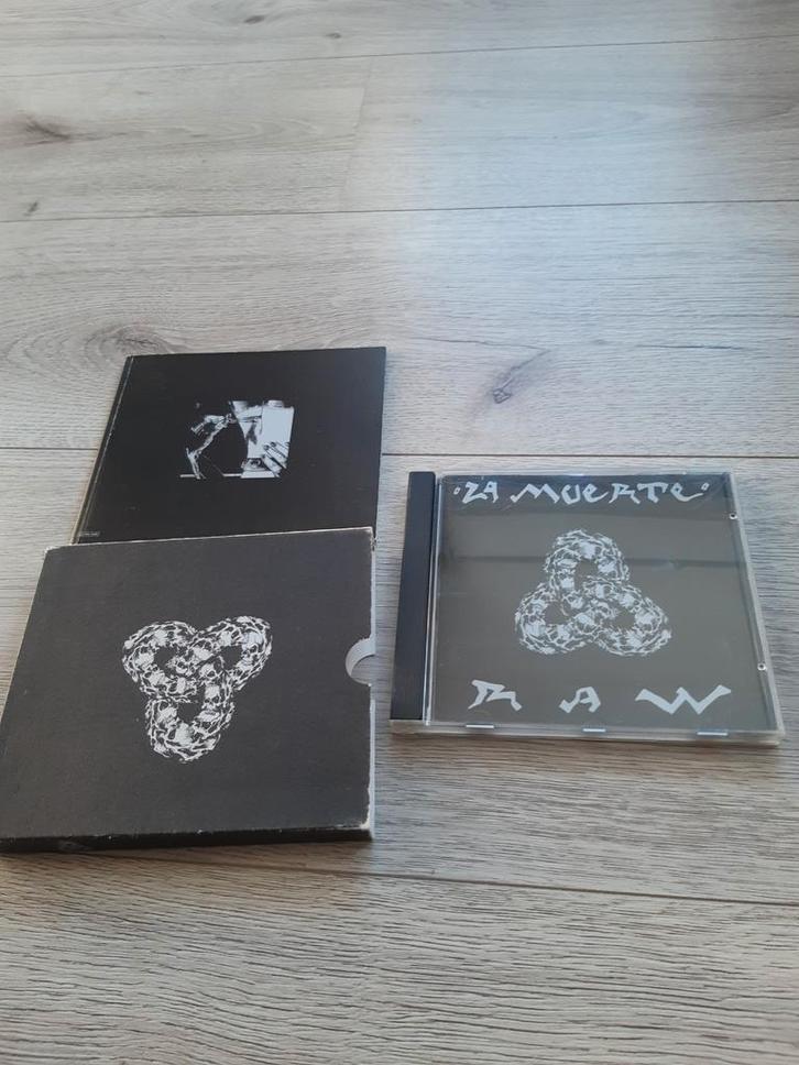 La Muerte - Raw (slipcase, boekwerkje), Cd's en Dvd's, Cd's | Pop, Zo goed als nieuw, 1960 tot 1980, Ophalen of Verzenden