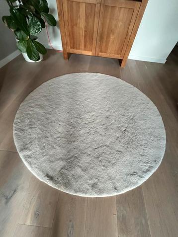 Vloerkleed zacht. Gebroken wit 160cm beschikbaar voor biedingen