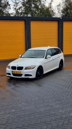 BMW 3-Serie 318i Touring Dealer & specialist onderhouden!, Auto's, Zwart, 4 cilinders, Alcantara, Wit