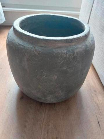 Landelijke grijze mooie stenen pot 