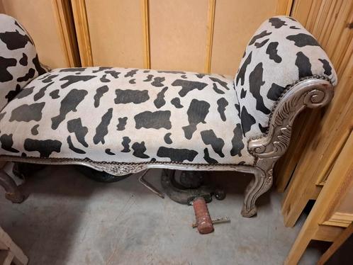 Nieuwe bankje met koeienvekken motief, Huis en Inrichting, Stoelen, Nieuw, Eén, Ophalen