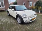 Mini 1.6 16V Cooper 2009 Wit, Auto's, Mini, Voorwielaandrijving, 750 kg, 4 cilinders, 4 stoelen