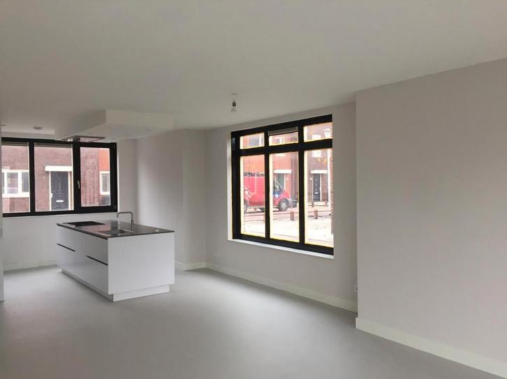 renovlies, behanger, schilder, behangen, nieuwbouw renovlies, Diensten en Vakmensen, Schilders en Behangers, Behangen, Binnenschilderwerk