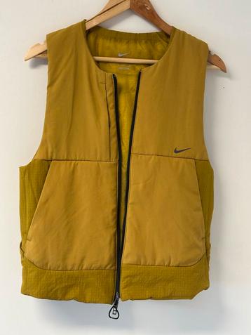 Nike Puffer Vest - Stijlvol & Warm! beschikbaar voor biedingen