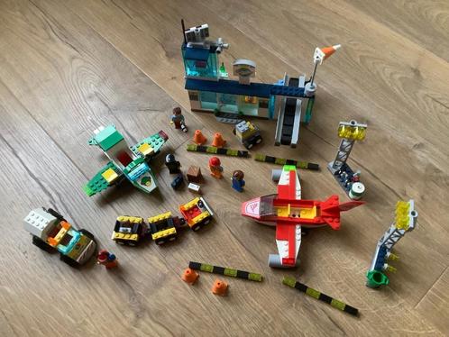 Lego 10764 City Luchthaven met 2 vliegtuigen, etc, Kinderen en Baby's, Speelgoed | Duplo en Lego, Gebruikt, Lego, Complete set