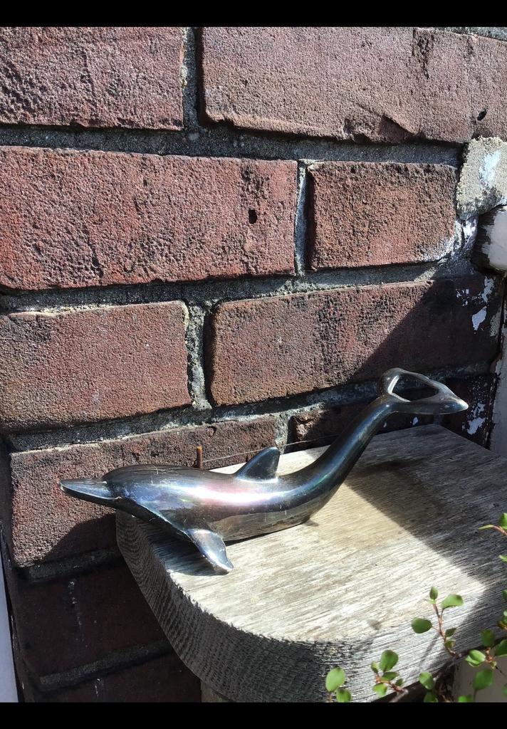 Flesopener, kroonkurk opener in vorm van dolfijn, verzilverd, Antiek en Kunst, Curiosa en Brocante, Ophalen of Verzenden