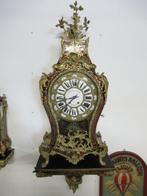 Oer 10083 grote ANTIEKE rode boulle op console, H= 140 cm, Antiek en Kunst, Antiek | Klokken, Ophalen