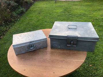 Metalen opbergkisten retro vintage look beschikbaar voor biedingen