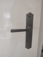 Ijzeren deurschild / deurklinken / deurbeslag, Doe-het-zelf en Verbouw, Hang- en Sluitwerk, Ophalen of Verzenden, Gebruikt, IJzer