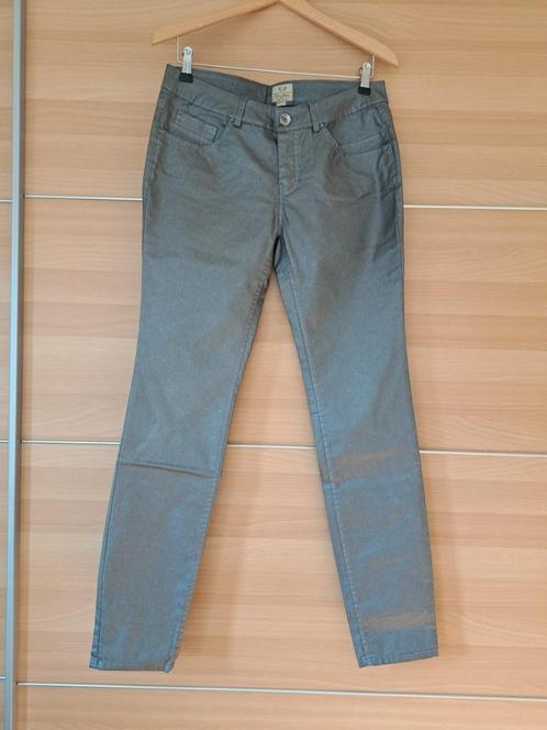 Cars metallic zilver broek maat 40/L Nieuw, Kleding | Dames, Broeken en Pantalons, Nieuw, Maat 42/44 (L), Overige kleuren, Lang