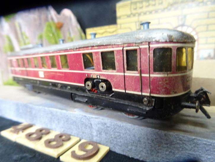 4889=Trix Express VT50 motorwagen, rood.2910, Hobby en Vrije tijd, Modeltreinen | H0, Gebruikt, Locomotief, Gelijkstroom, Trix