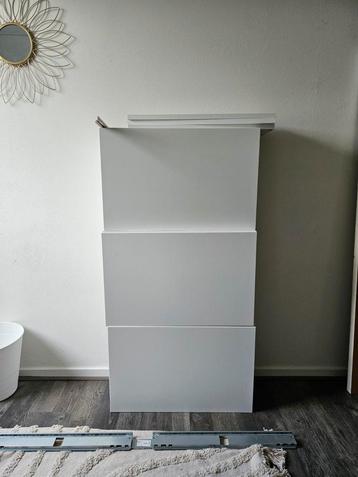 Ikea besta 3 losse kasten met ophangrail