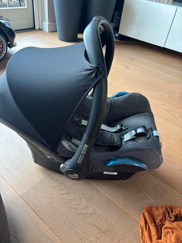 Maxi-Cosi CabrioFix + Isofix Base, Kinderen en Baby's, Autostoeltjes, Zo goed als nieuw, Maxi-Cosi, 0 t/m 13 kg, Isofix, Zijbescherming