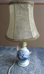vintage schemerlamp Delfts Blauw met een varkensblaas kap, Ophalen of Verzenden, Minder dan 50 cm
