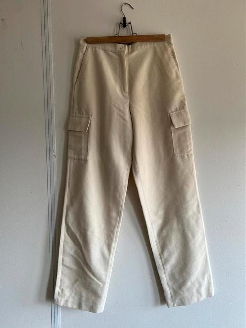 Off White Trousers, Kleding | Dames, Broeken en Pantalons, Zo goed als nieuw, Maat 38/40 (M), Beige, Ophalen of Verzenden