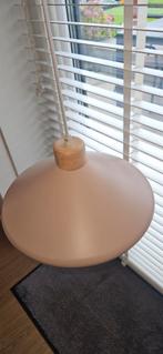 Made (.com) Hanglamp - Poederroze - Nieuwstaat, Huis en Inrichting, Lampen | Hanglampen, Nieuw, Ophalen of Verzenden, Modern, Minder dan 50 cm