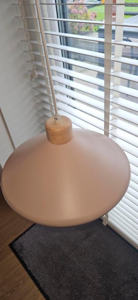 Made (.com) Hanglamp - Poederroze - Nieuwstaat, Huis en Inrichting, Lampen | Hanglampen, Nieuw, Minder dan 50 cm, Hout, Metaal