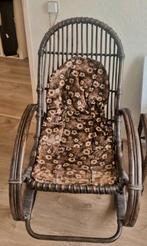 Vintage rotan schommelstoel, Huis en Inrichting, Stoelen, Ophalen, Eén
