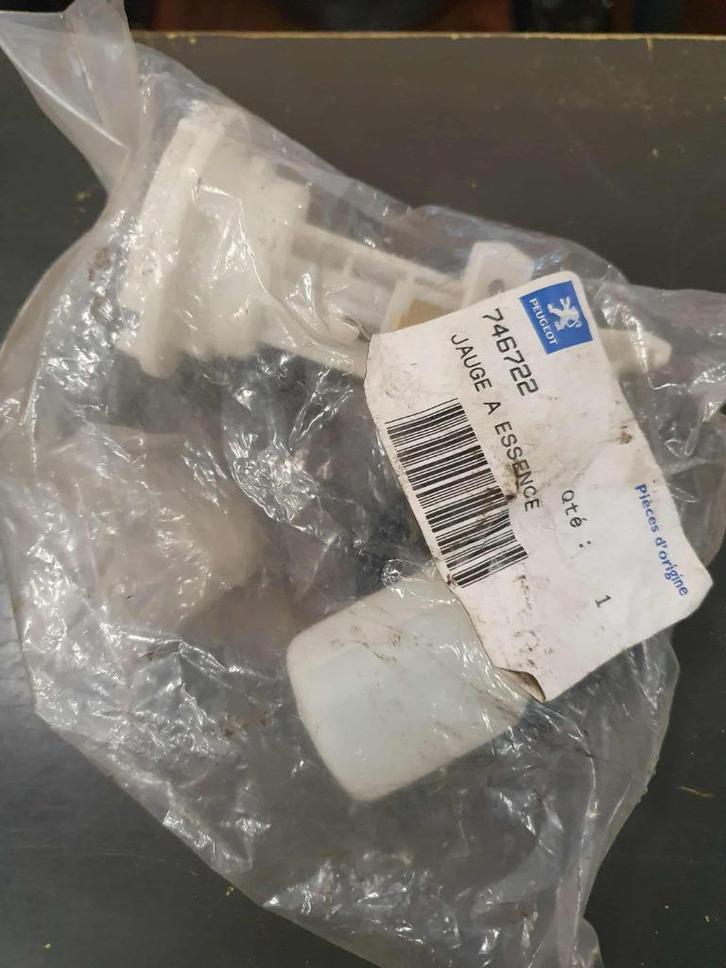 Peugeot Vivacity Tank niveau meter, Fietsen en Brommers, Brommeronderdelen | Scooters, Gebruikt, Peugeot, Tank, Ophalen of Verzenden