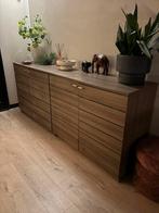 Groot walnoot kleurig dressoir 220cm lang, Huis en Inrichting, Kasten | Dressoirs, Ophalen of Verzenden, Zo goed als nieuw, 25 tot 50 cm