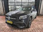 Mercedes-Benz GLB 200 Business Solution AMG | Pano | Trekhaa, Auto's, Euro 6, 4 cilinders, Met garantie (alle), Zwart