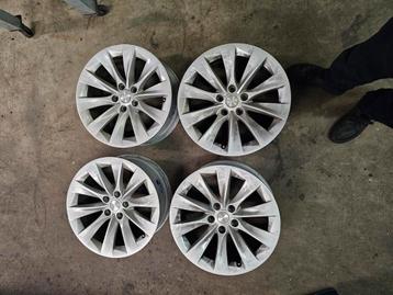 Tesla  model S 19 inch velgen zijn recht  beschikbaar voor biedingen