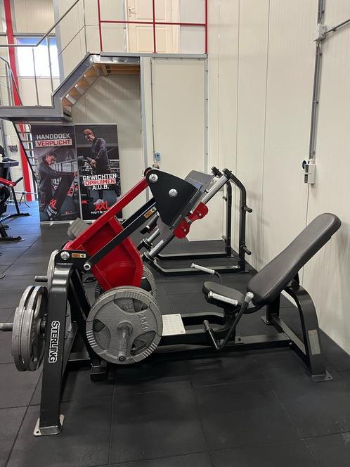 Sterling leg press, Sport en Fitness, Fitnessapparatuur, Gebruikt, Krachtstation, Benen, Metaal, Ophalen