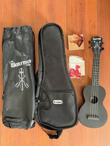 Ukelele ‘The Waterman’ by Kala (zwart, incl. accesoires) beschikbaar voor biedingen