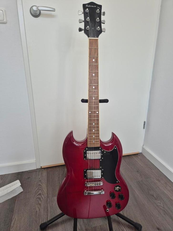 SG Gitaar, Muziek en Instrumenten, Snaarinstrumenten | Gitaren | Elektrisch, Zo goed als nieuw, Solid body, Overige merken, Ophalen