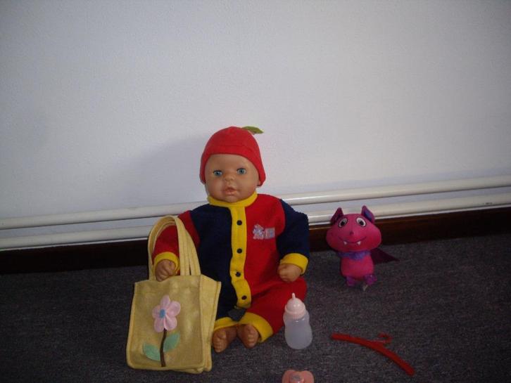 baby chou chou interactief met acc, Kinderen en Baby's, Speelgoed | Poppen, Zo goed als nieuw, Babypop, Ophalen of Verzenden