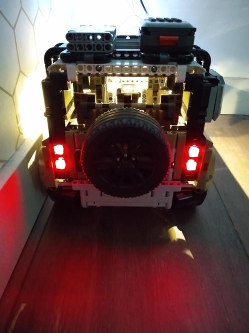 Lego Technic 42110 Defender met LED  lights, Kinderen en Baby's, Speelgoed | Duplo en Lego, Zo goed als nieuw, Lego, Complete set