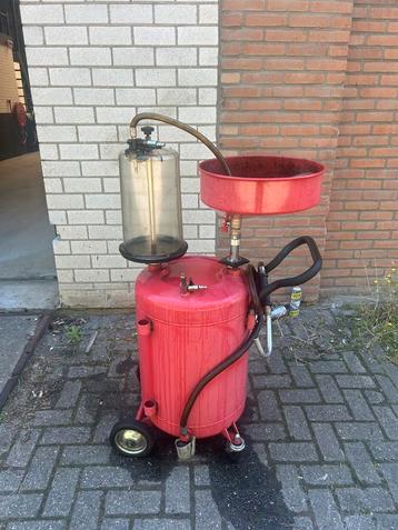 Olie opvangbak beschikbaar voor biedingen