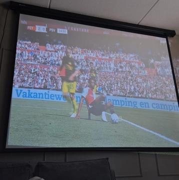Elektrische projectiescherm 100 inch  beschikbaar voor biedingen
