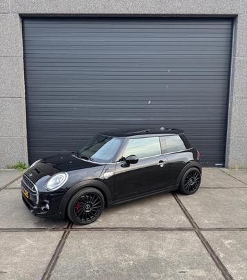 Mini 2.0 Cooper S AUT 2014 Zwart Bomvol in opties! beschikbaar voor biedingen