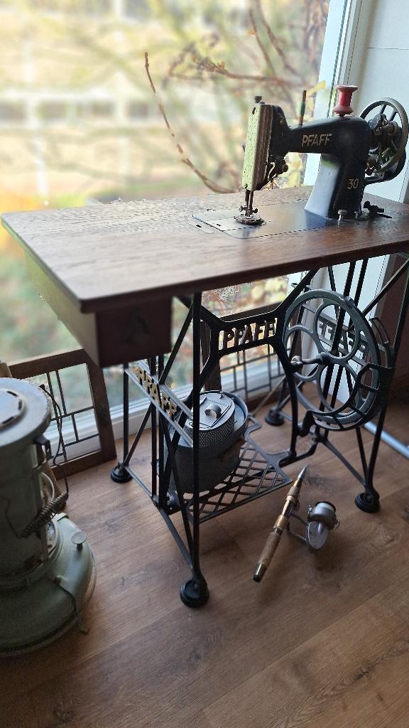 Pfaff Trapnaaimachine, Antiek en Kunst, Antiek | Naaimachines, Ophalen