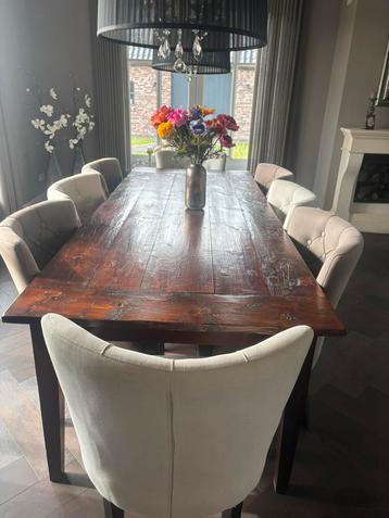 Eetkamer tafel mahoniehout beschikbaar voor biedingen
