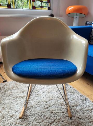 Eames,Vitra originele schommel,design,vintage,retro.  beschikbaar voor biedingen
