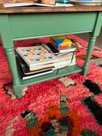 Leuke vierkante houten salontafel met lade, Antiek en Kunst, Ophalen of Verzenden