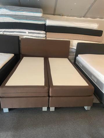 Mooie boxspringsbedden in verschillende maten beschikbaar voor biedingen