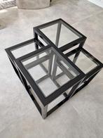 2x Eichholtz bijzettafel of salontafel zwart metaal met glas, Ophalen, 50 tot 75 cm, Vierkant, 50 tot 100 cm