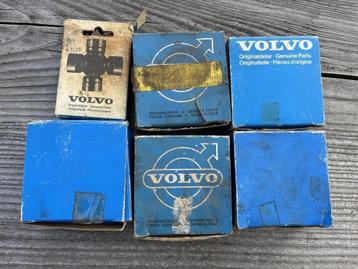 Volvo onderdelen oldtimers  kruiskoppeling uitlaatklep e.d. beschikbaar voor biedingen