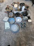 Complete uitzet om direct op jezelf te kunnen wonen., Ophalen of Verzenden, Gebruikt, Overige materialen, Pannenset