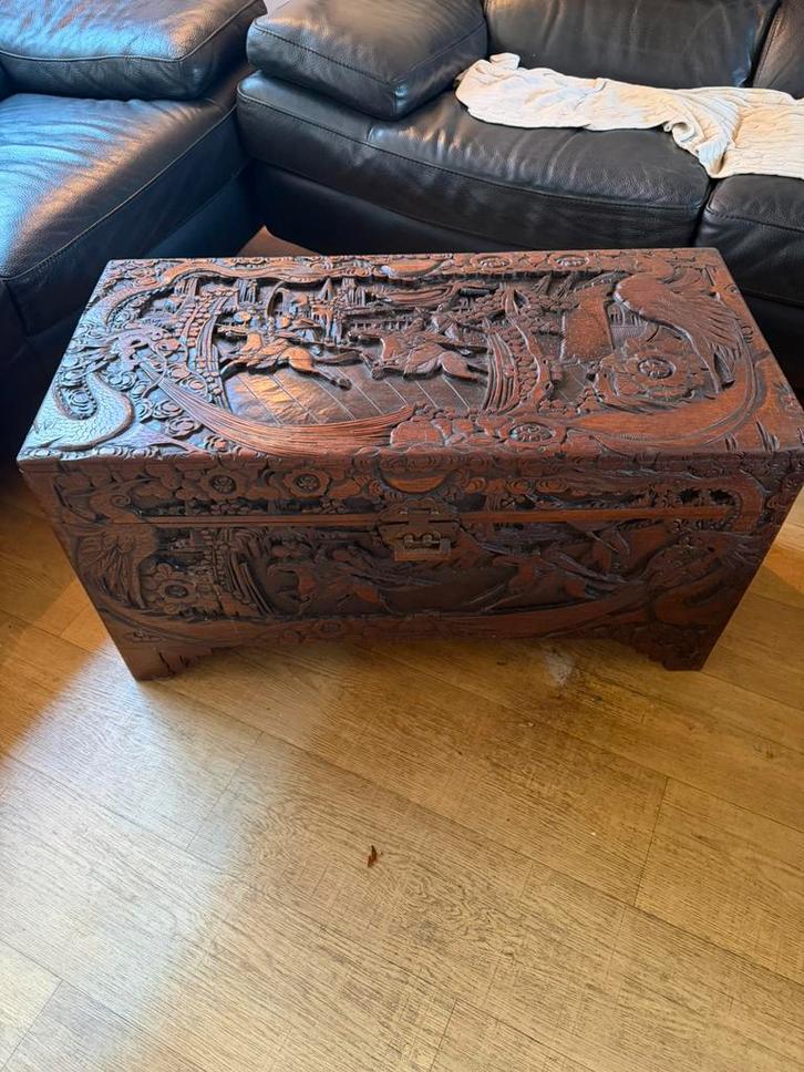 antieke gesneden Chinese kamferkist, Huis en Inrichting, Woonaccessoires | Kisten, Gebruikt, Minder dan 50 cm, 50 tot 75 cm, 50 tot 100 cm