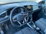 ✅ Volkswagen T-Roc 1.5 TSI 150pk 7-DSG 2022 Zwart Nieuwstaat, Auto's, 65 €/maand, Stof, 4 cilinders, 150 pk