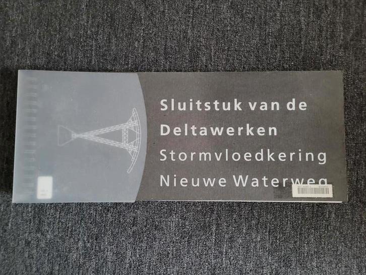 Sluitstuk van de Deltawerken - Nieuwe Waterweg, Boeken, Techniek, Zo goed als nieuw, Bouwkunde, Ophalen of Verzenden